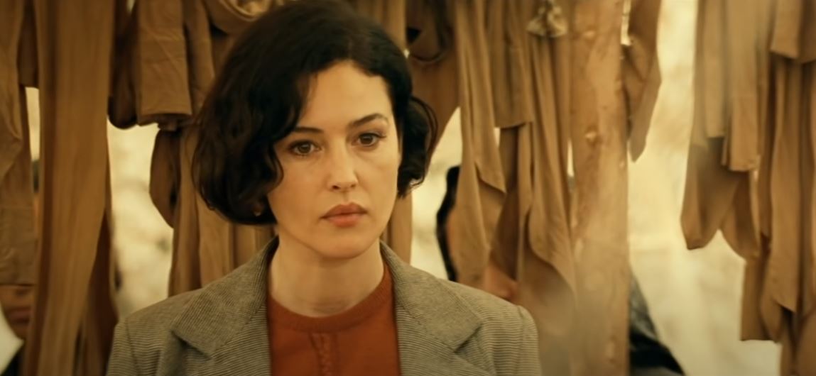 유튜브에서 영화 말레나에 대한 리뷰를 보았다...오래전에 본 영화지만, 보는내내 죄책감과 고통을 선사했던 플롯과 모니카 벨루치의 아름다운...