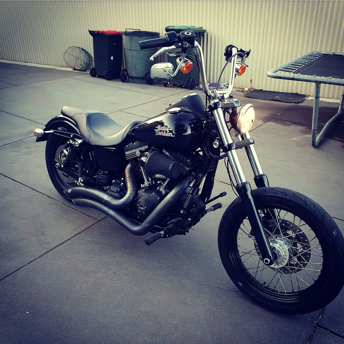 tuilevu's tweet photo. Forks all rebuilt on HD Dyna ready to hit the road 😍👌🏽 https://t.co/BF6WzfuvSk