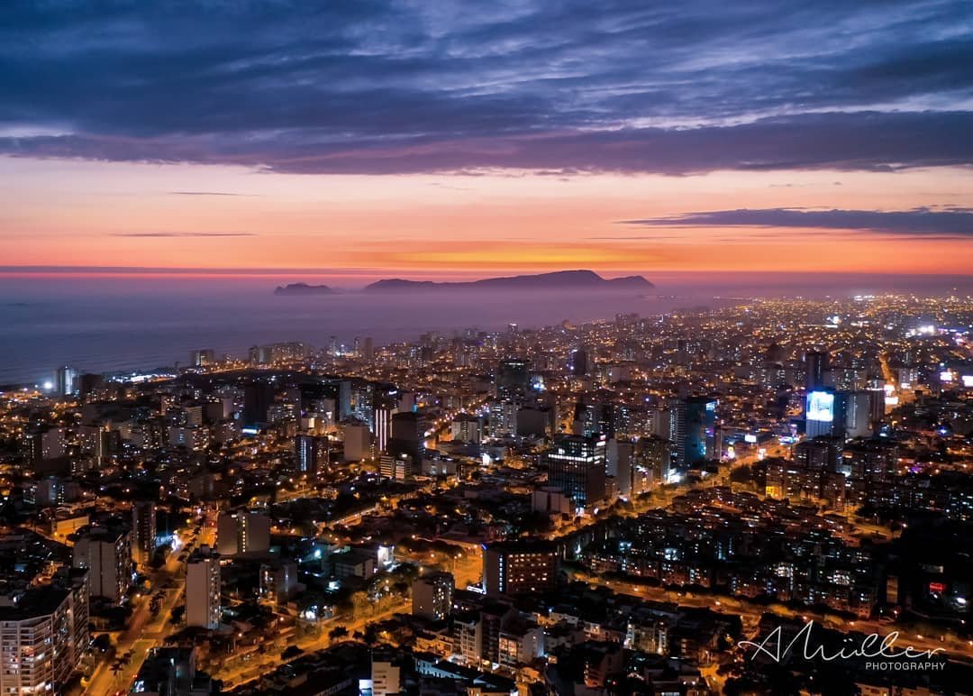 Truly inspiring!
It's time to have a peaceful moment with this spectacular sunset of Lima.
#DreamThenTravel #StayHome #Lima #Peru 

Picture by Alejandro Müller