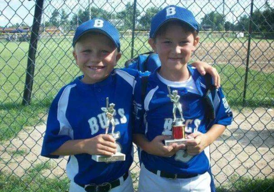 doll_pam's tweet photo. @GHSComets 💙💙⚾️#CometsClassof2020 https://t.co/wwexXs4eYq