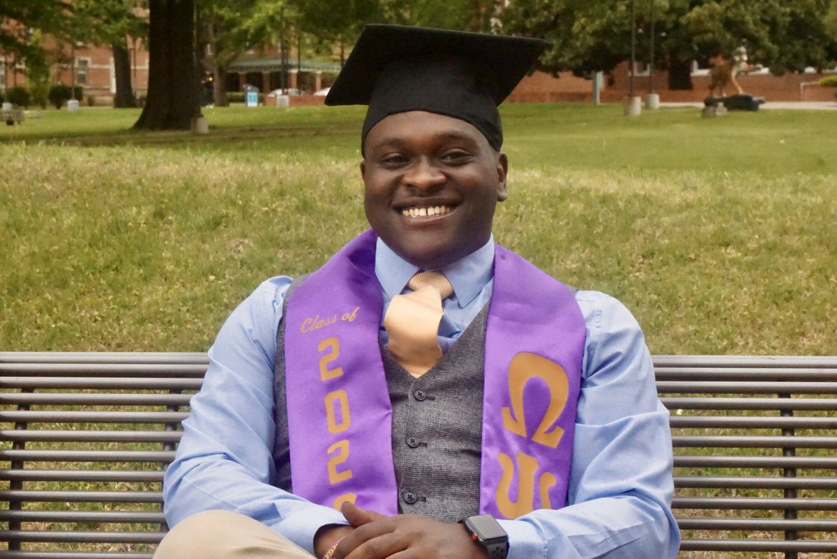 iamCammyJ's tweet photo. It’s graduation weekend and bae just got done with my photoshoot. It’s Up & stuck the rest of April.
•Ace Dawgieeee Owtt 🎓🐶
#GraduatingBruhz #Bruhz #TheQues #Graduate #CoronaWhere https://t.co/bVnHFonBHK