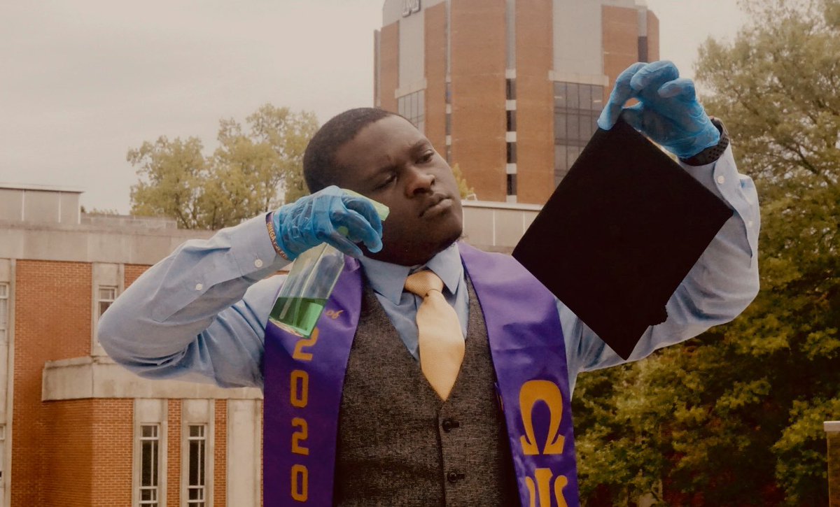 iamCammyJ's tweet photo. It’s graduation weekend and bae just got done with my photoshoot. It’s Up & stuck the rest of April.
•Ace Dawgieeee Owtt 🎓🐶
#GraduatingBruhz #Bruhz #TheQues #Graduate #CoronaWhere https://t.co/bVnHFonBHK