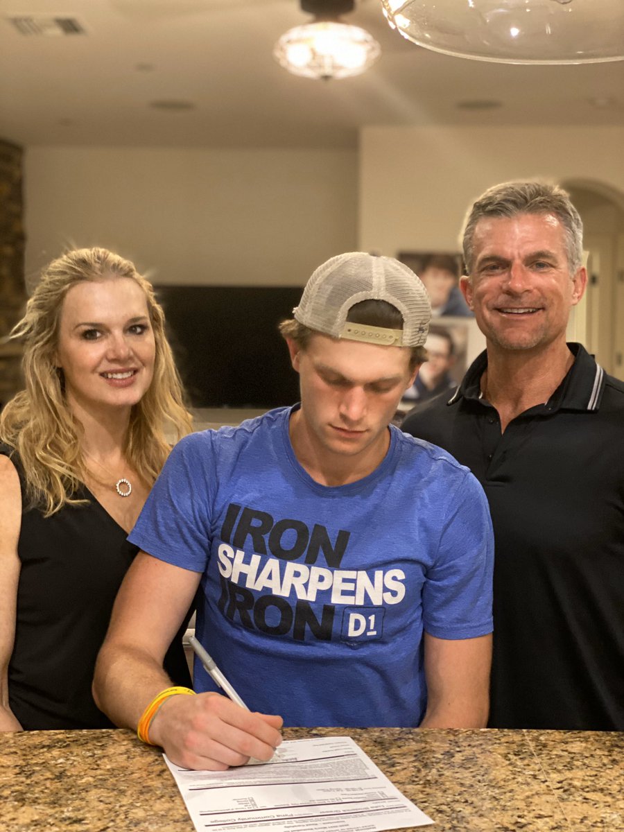 PimaAthletics (@pimaathletics) on Twitter photo Aztecs <a href="/PimaMens_bball/">Pima College Men's Basketball</a> added to its backcourt as they signed PGs Khalid Whitaker (Flowing Wells HS) (24 pts, 5.8 reb, 5.9 asts) and Luke Grawer (Pinnacle HS) (10.5 pts, 3.2 reb, 2.7 asts). Photos courtesy of Khalid Whitaker and Luke Grawer #PimaBasketball
pimaaztecs.com/sports/mbkb/20… Aztecs <a href="/PimaMens_bball/">Pima College Men's Basketball</a> added to its backcourt as they signed PGs Khalid Whitaker (Flowing Wells HS) (24 pts, 5.8 reb, 5.9 asts) and Luke Grawer (Pinnacle HS) (10.5 pts, 3.2 reb, 2.7 asts). Photos courtesy of Khalid Whitaker and Luke Grawer #PimaBasketball
pimaaztecs.com/sports/mbkb/20…