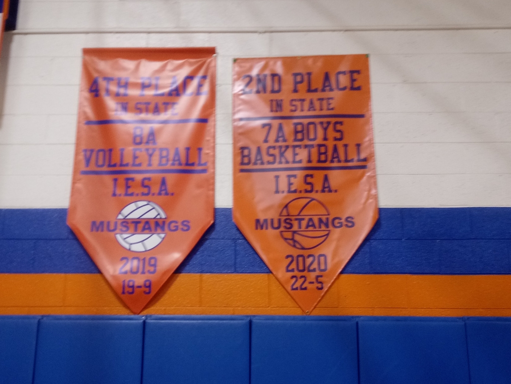 PVOMustangs's tweet photo. The new 2nd place 7th grade BBB banner is on the wall at the Jr. High School.  Go Mustangs! https://t.co/EVibFTi5xr