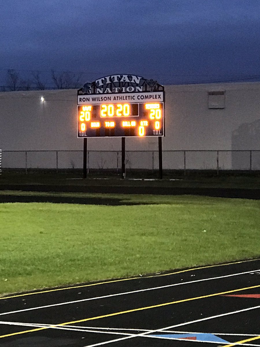 MrsWalczy's tweet photo. Celebrating our Seniors! Proud to be a part of Titan Nation! @WWTPrincipal https://t.co/AoNyjWZLD5