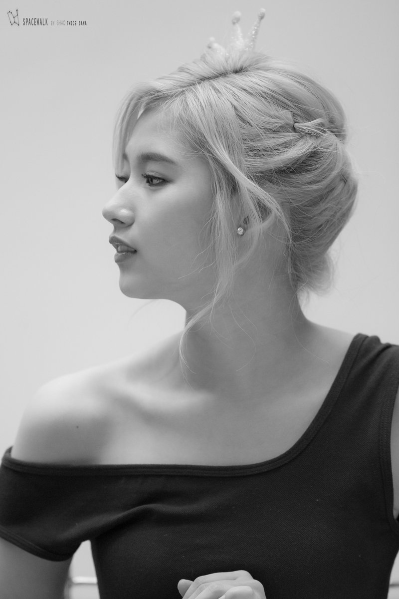 Sana's glass-breaking jawline- a long, too hot to handle thread.