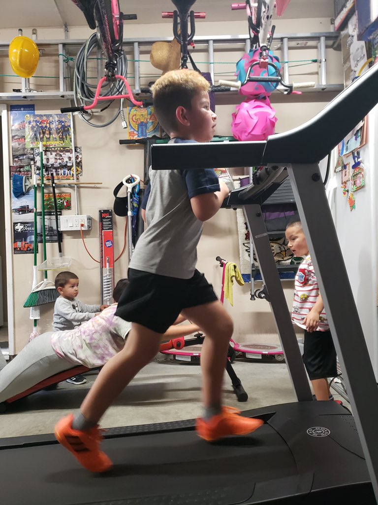 TripleCrownEl's tweet photo. Check out this scholar’s awesome endurance! “Fit Friday” is a must for our Colts! #VVinthistogether #TCEvirtualspiritweek #VVcommit2Fit @ValVerdeUSD @mrs_seagrave https://t.co/KfpK4PbPtA