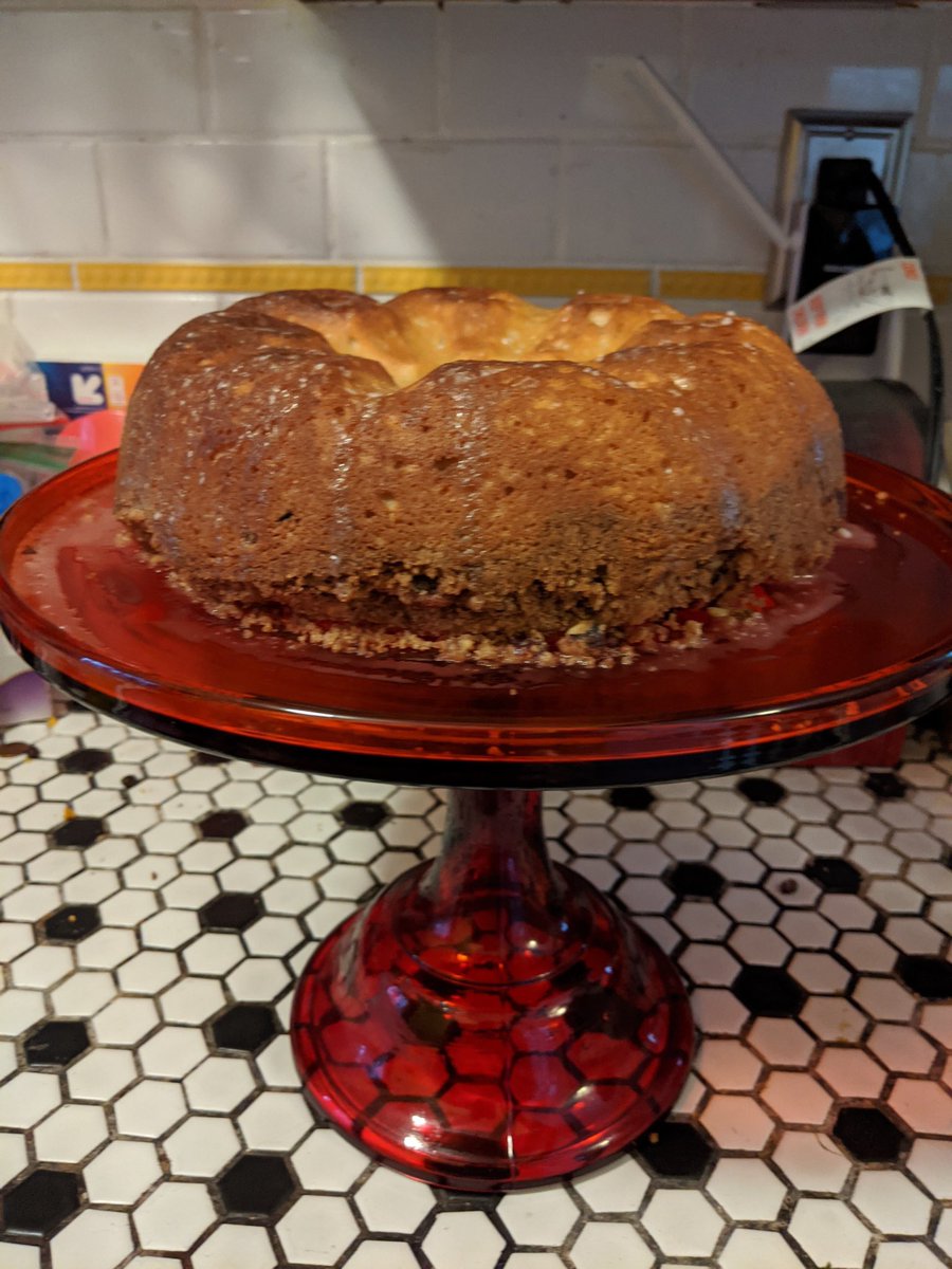 AndiatRCAN's tweet photo. 2 pounds of butter later &amp; this is the best tasting cake I’ve ever made! #quarantinebaking https://t.co/hoxdsP4x2g