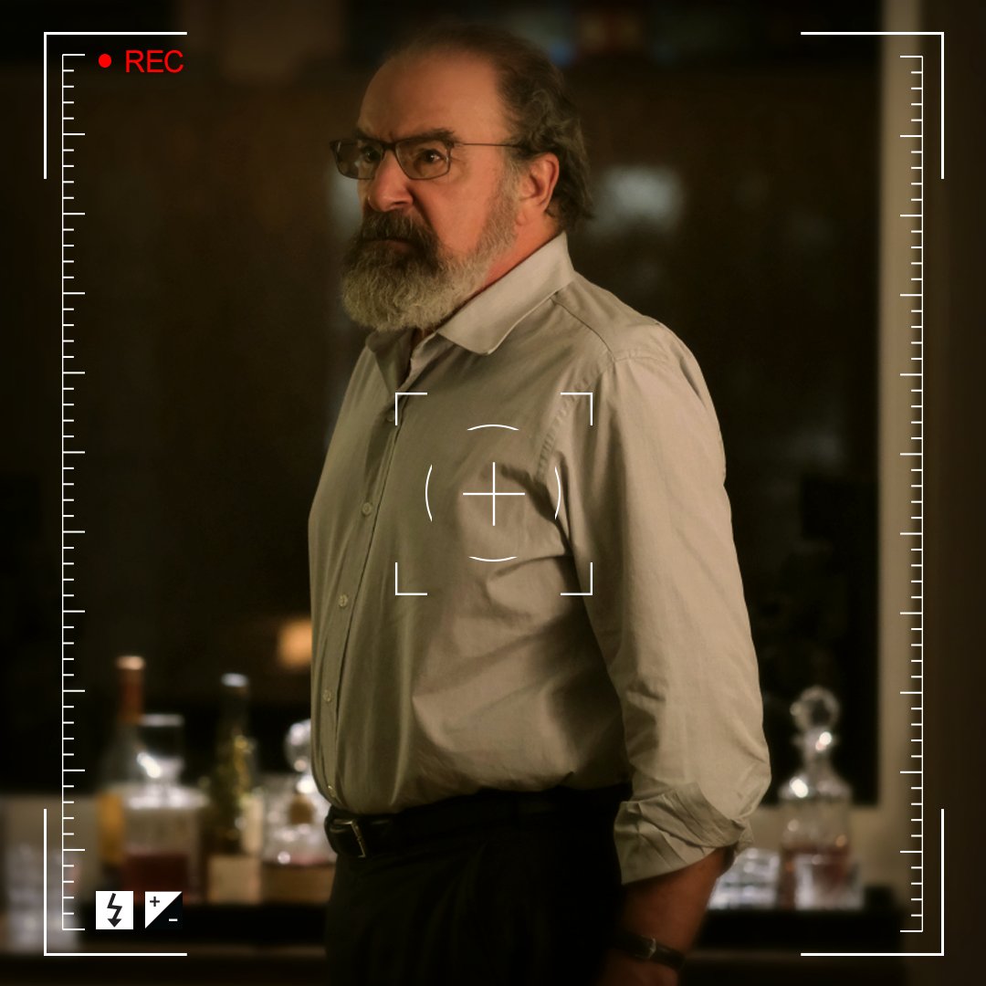 SHO_Homeland's tweet photo. 7 hours until the #HomelandFinale. https://t.co/NsDJzDhGqO