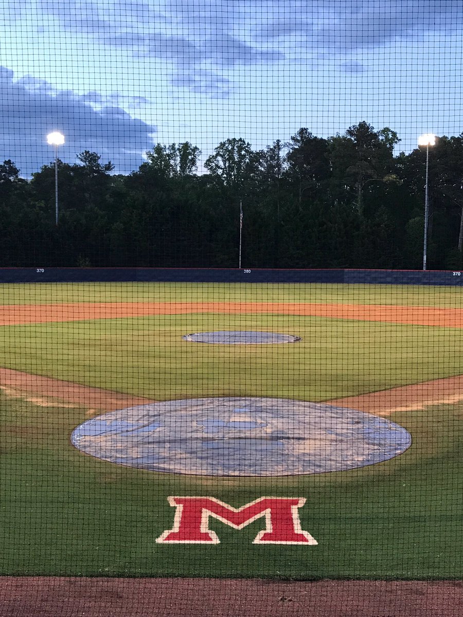 TheCoachSly's tweet photo. Tonight we lit the stadium lights and scoreboard (8:20pm/2020 military time) at the M for the 1st time in months to honor our amazing Senior Class and the legacy they left at the M! Thank you Seniors, Eagle Nation is proud of you! #Mpire2020🦅 #Mpressive #Mpacting #Mpowering https://t.co/WxmQJvd11m