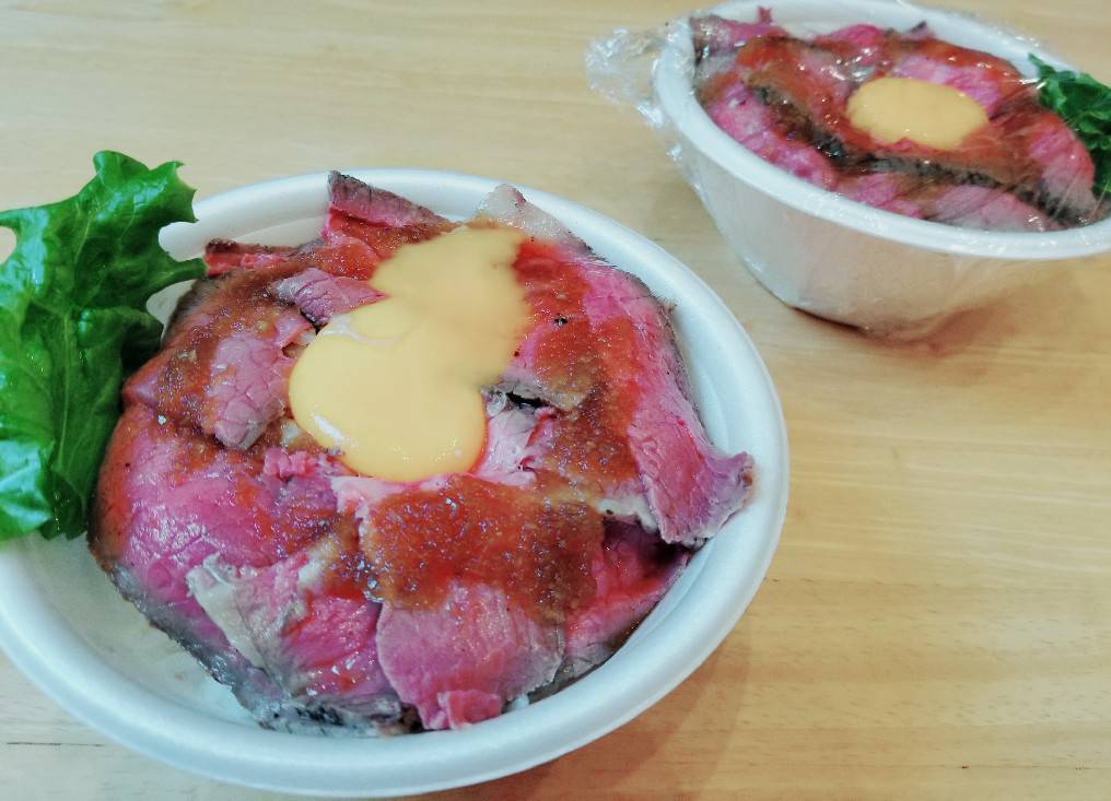 HiLiNEjp's tweet photo. 近所の居酒屋さんでランチをお持ち帰りしたら、ガチのフェス飯みたいの出てきた!!!
#えああらばき #エアアラバキ #おうちでフェス飯 #ARABAI https://t.co/dzXc6ExYHM