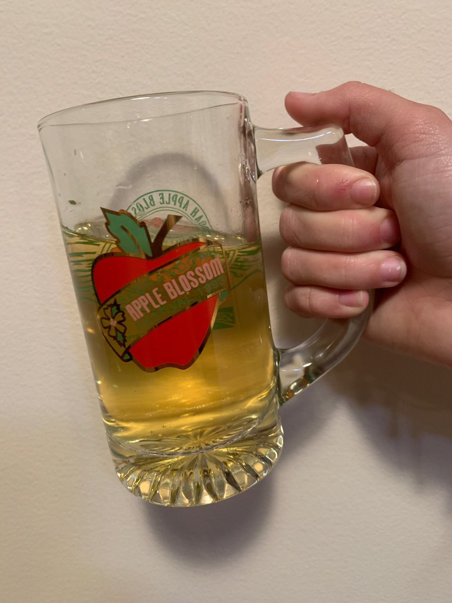 OfficialSABF's tweet photo. Look at this awesome 1993 Apple Blossom glass! 🌺 

#Cheers2theBloom https://t.co/e7v1LiVVEi