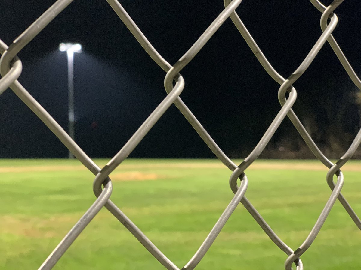 ECSD_Schools's tweet photo. Friday night lights at Elmira High School. The lights were on from 8:20-8:40 pm in recognition of our class of 2020 and spring athletes! #GoExpress 

Express Nation! https://t.co/dNxEpFLQ0G