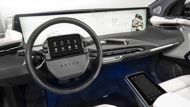 Autocosmos's tweet photo. ¿Ya conoces a la SUV eléctrica @BYTONcars #MBYTE? 😍 Ofrece 2 opciones de motor, dos opciones de tracción y una autonomía de entre 426 y 525 kilómetros 😱 ¡Recarga del 80% en 30 minutos! 👉 https://t.co/1o2tHqOYXD https://t.co/YaFMgeQwAZ