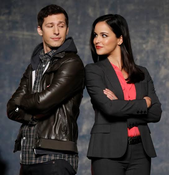 SeriesTWBZ's tweet image. TOP CASAIS DA FICÇÃO

1🏆 • Jake Peralta e Amy Santiago - Brooklyn Nine-Nine