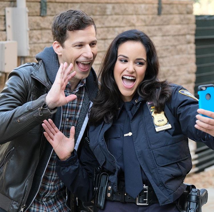 SeriesTWBZ's tweet image. TOP CASAIS DA FICÇÃO

1🏆 • Jake Peralta e Amy Santiago - Brooklyn Nine-Nine