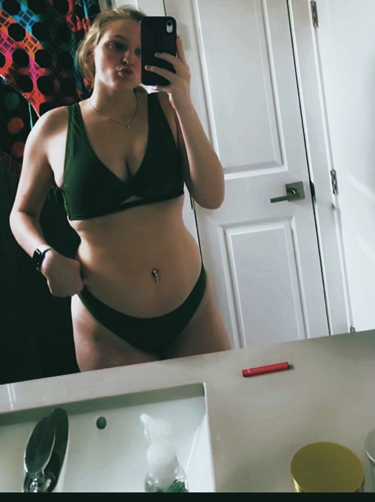 bbygurlbell's tweet photo. read bio #feetpicsforsale #anythingfordaddy #anythingformoney https://t.co/KcCgnYCHaD