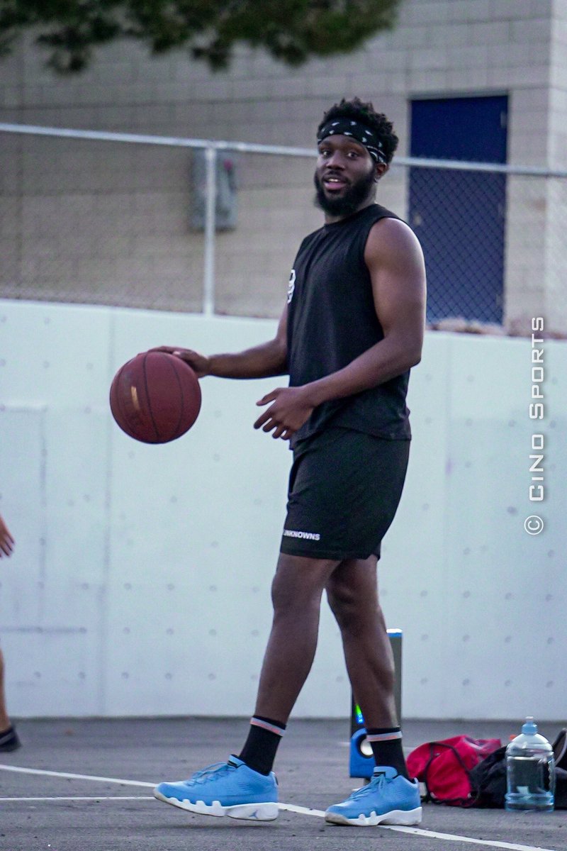 TonyEacklesJr's tweet photo. I got to hoop the other day guys! #RonaBuckets https://t.co/2rbCdXbyyA