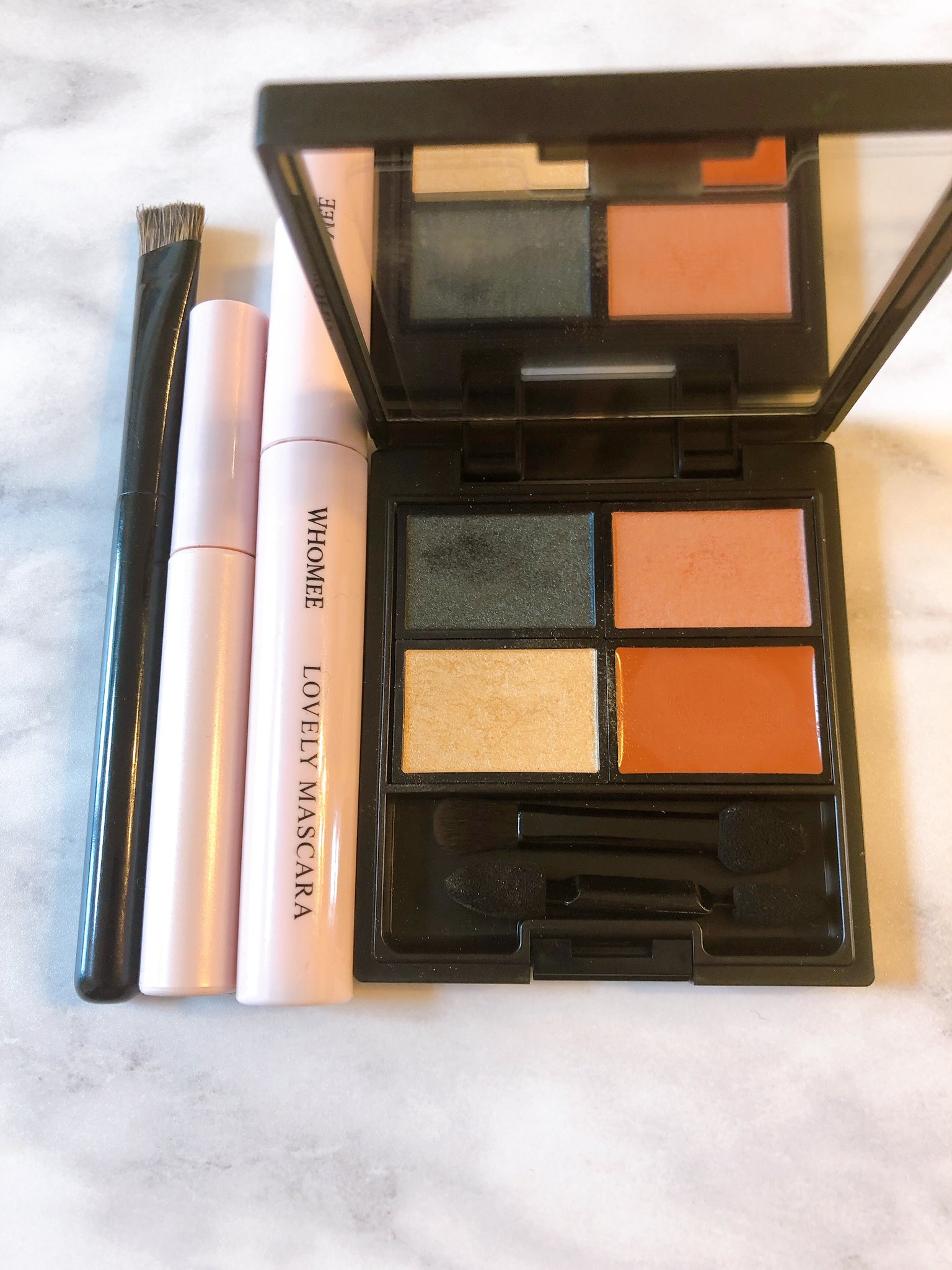 ぴーちゃん 毎日メイク 最近の私のメイクを公開します Everyday Makeup T Co Ixpydurbar 松本恵奈さんの動画 より セルヴォークのパレットを使って 今日のメイク 左上のダークグリーンをアイブロウに使うことに驚いたけど 使ってみると