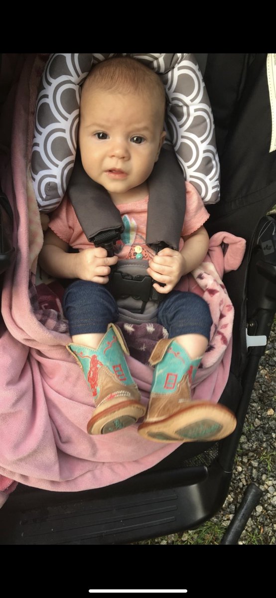 Mommy’s cowgirl🥰
