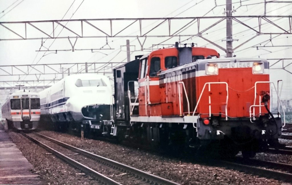 おざよう Zla151aro Yogoren 乙種車両輸送 と言うのは仮台車の車両輸送とか陸送と言う方が時々いますが誤用です 乙種車両輸送とは車体をシキなどの貨車に載せて自台車を使わずに運ぶ方法の事を言います 最近では適当な大きさの貨車が存在しないので おざよう Zla151aro Yogoren 乙種車両輸送 と言うのは仮台車の車両輸送とか陸送と言う方が時々いますが誤用です 乙種車両輸送とは車体をシキなどの貨車に載せて自台車を使わずに運ぶ方法の事を言います 最近では適当な大きさの貨車が存在しないので