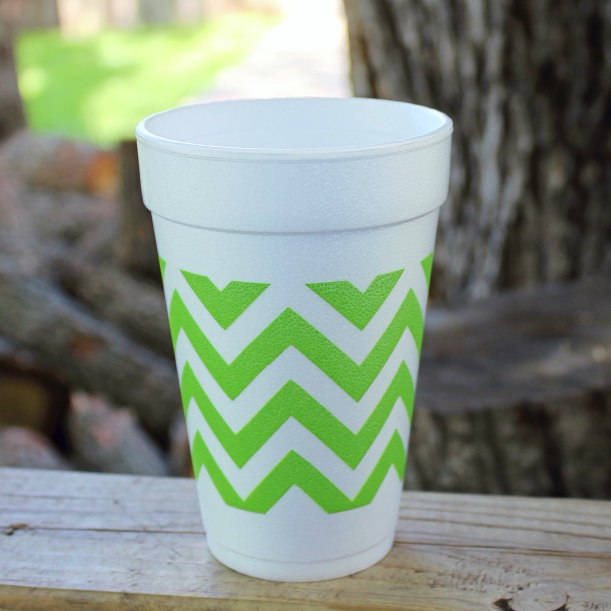 SimmsCups's tweet image. Our cup of the week is our Chevron pattern! Just in time for Mother’s Day!

Our cup of the week is always 𝟏𝟎% 𝐨𝐟𝐟

Shop now: simmscups.com/product-page/c…