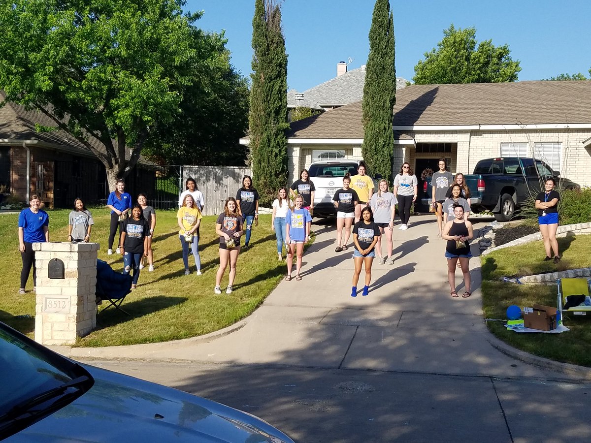 BosSoftball's tweet photo. Tonight was Senior Night for our only Senior, Kalei Villegas. 💛💙 it was a surprise Senior Night Parade. We are so very proud of you Kalei! Although this wasnt the normal senior night activities, we were so happy to see your beautiful face light up! #6KV @kaleivegas https://t.co/Tnv5hdUV21