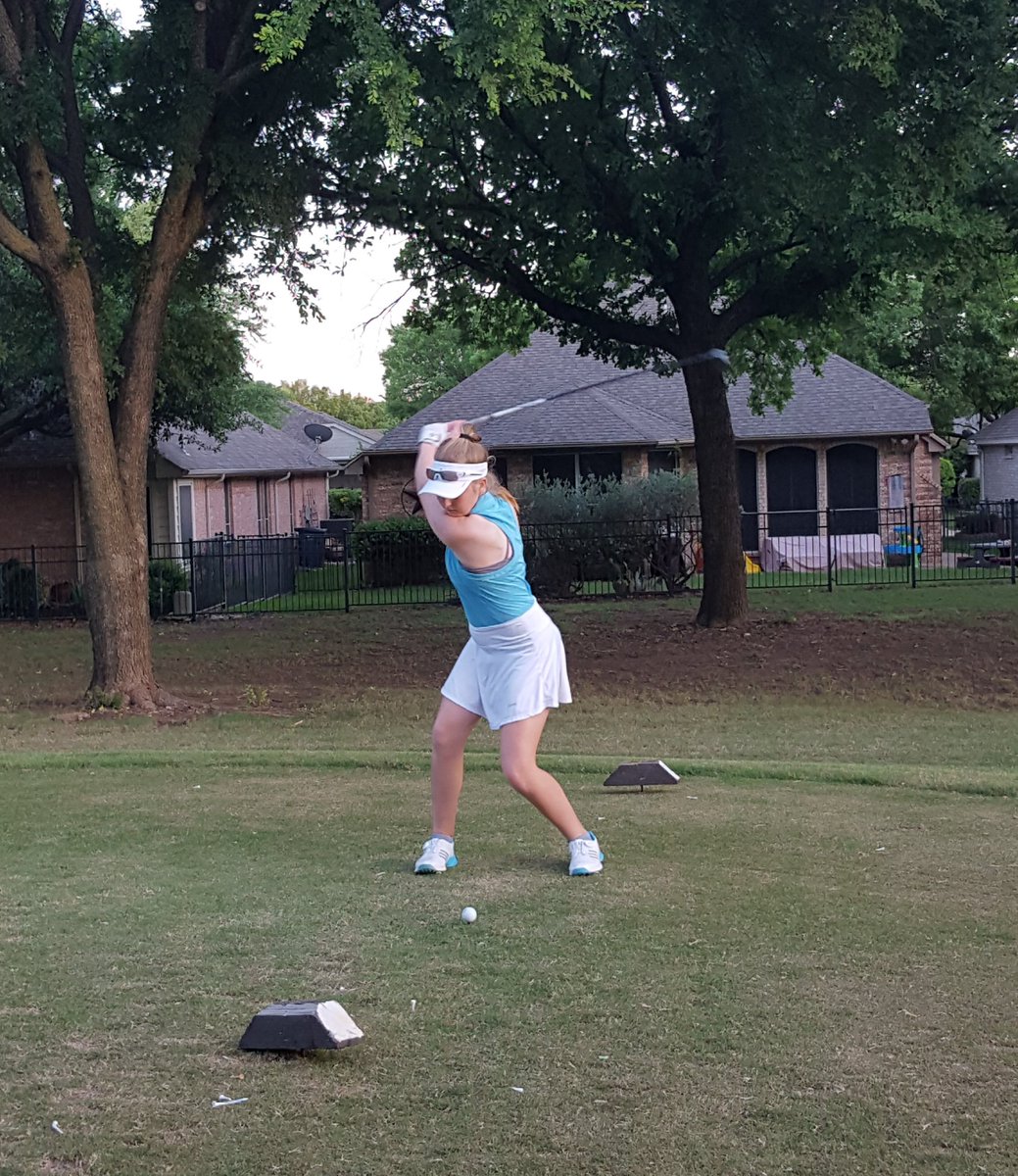 AliciaG81238629's tweet photo. Another beautiful evening in Fort Worth TX. Sam Gibbs smashing a tee shot. #keepgolfgoing
@TCHSGolfTeam @TCHSTalon @DrRDubKellerISD @ChrisMorrowGolf @TJGT https://t.co/KFdskXuy1d
