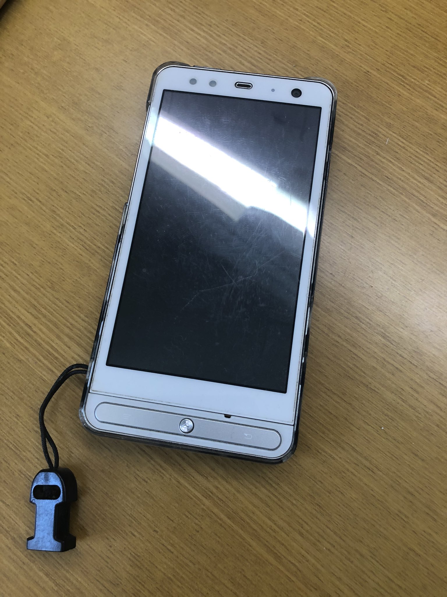 Yuma 10年前くらいに使ってたゴミスマホ出てきた 熱暴走して電子ホッカイロ化してたの覚えてるわ T Co 0xlbxhyzu6 Twitter