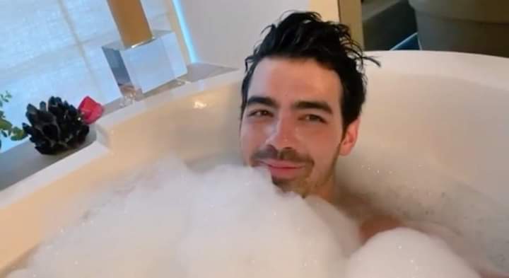 JoBrosInMyMind's tweet image. JOE GIRLS WON