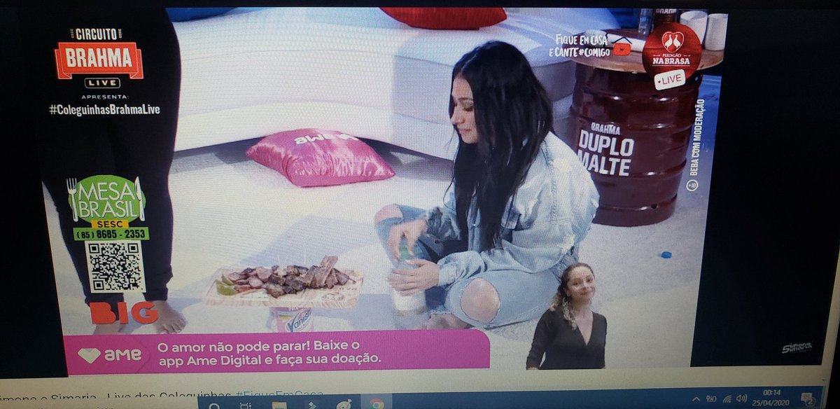 ericadechruz's tweet image. Simaria sou eu no rolê... Fica perto da comida! 😂😂😂
#simonesimaria #simaria #ColeguinhasBrahmaLive