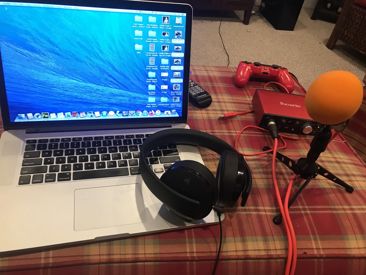 Xion_Praeten's tweet photo. Xion Praeten is back! Ready to record some more @G0DSFALL  (remotely with quarantine, but it will be awesome!) P.S., @HaldirLoran got to see how I was basically Isaac Newton in the Kadarian future but without the credit in the new episode https://t.co/IOs9itOIWx