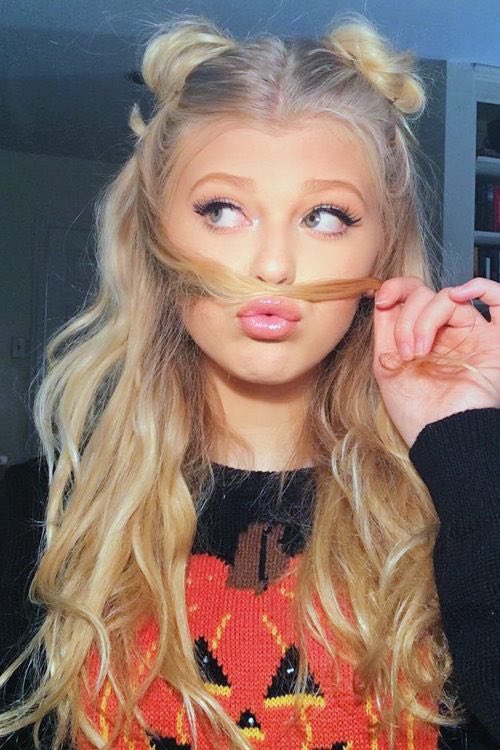 LORENBLEACH's tweet photo. if u are a 2016-2018 loren stan then

1st pic was ur pfp during halloween 
2nd was during christmas

DONT FUCKING LIE https://t.co/CCiz4GQ18m