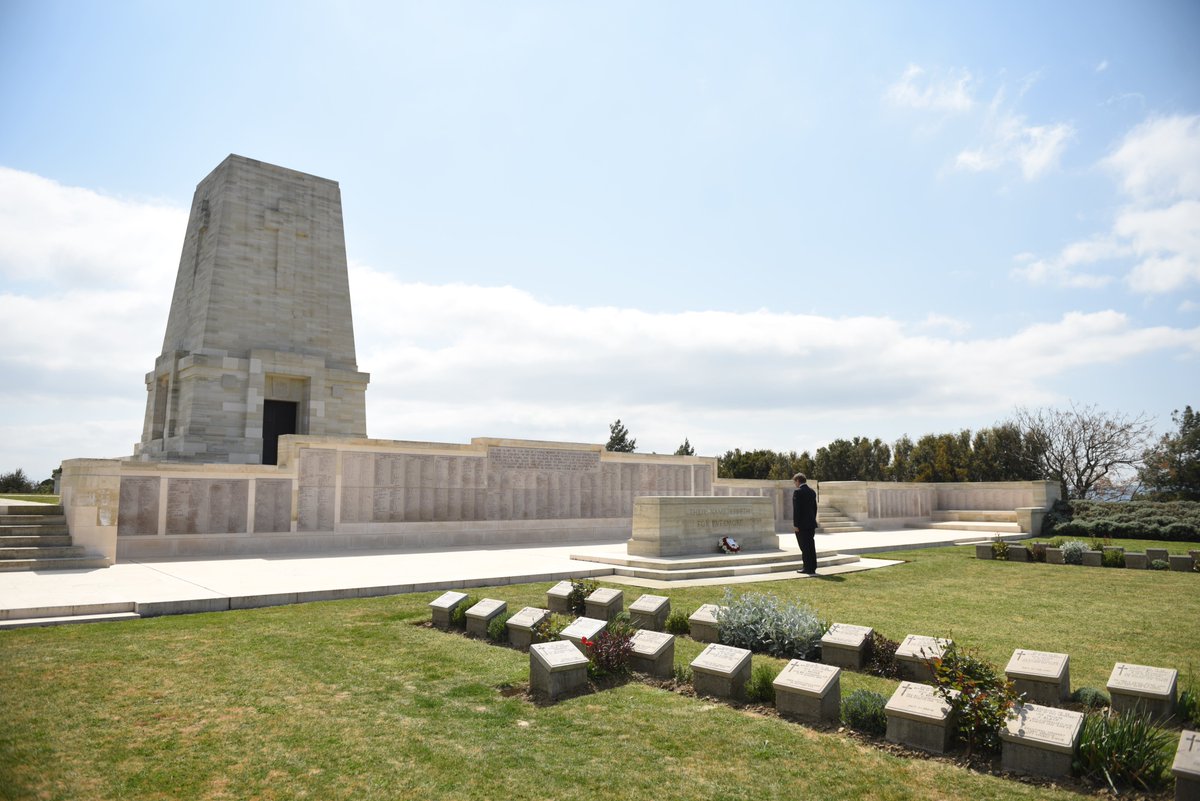 The  @CWGC’s  @bnbgundogan has paid a special solo tribute to thousands of Commonwealth servicemen killed in Gallipoli during the First World War after Coronavirus restrictions saw  #AnzacDay   commemorations in the area cancelled. Read more:  http://ow.ly/2DpZ50zogoq   #AnzacDay2020    #WW1