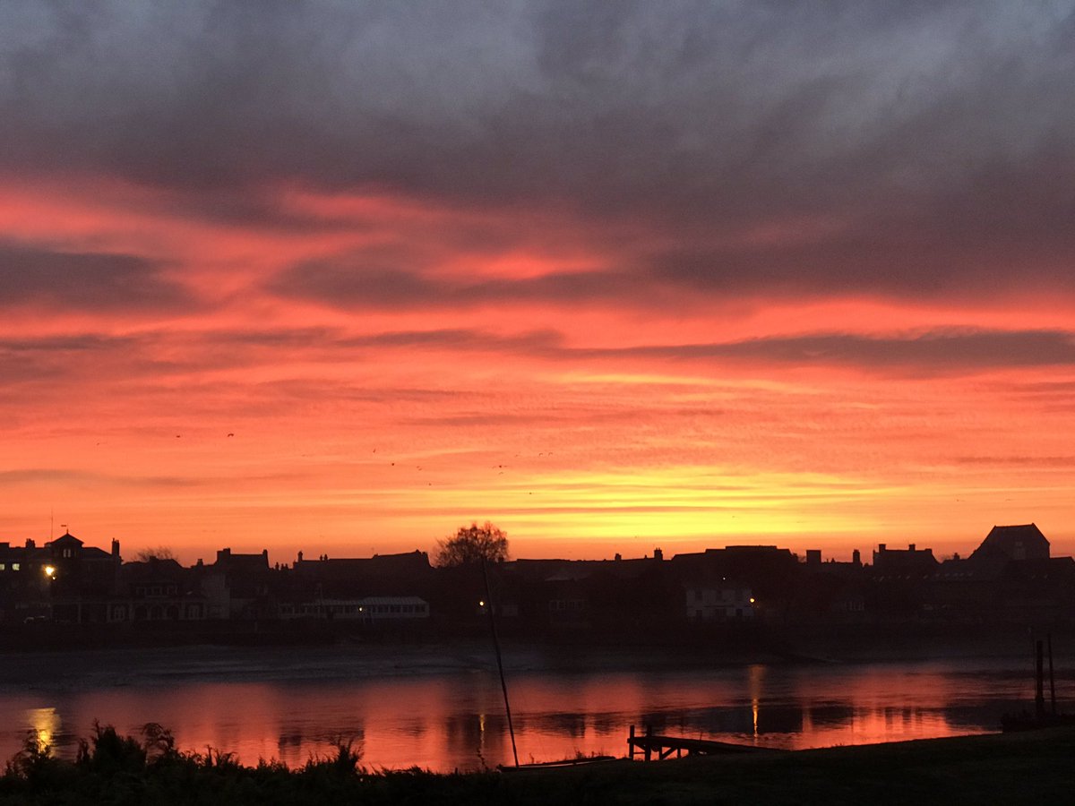 #supportkl December sunrise over King’s Lynn.