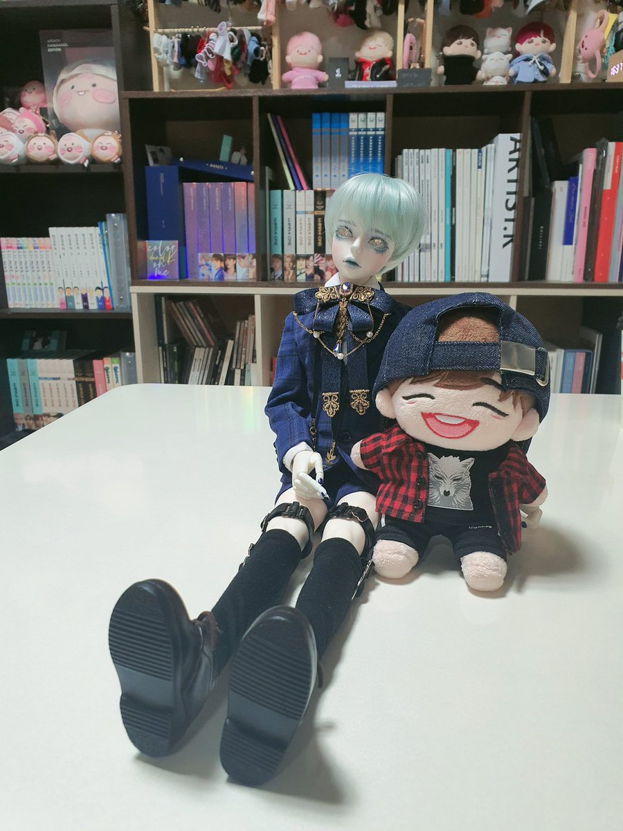 아깽이 돌본다고 바빴던 어먀에게 이머들이 놀러왔어요~ 잘생긴 형도 함께!😆
내일은 간만에 외출도 합니다💙

#허니엘 #엘깅솜뭉치