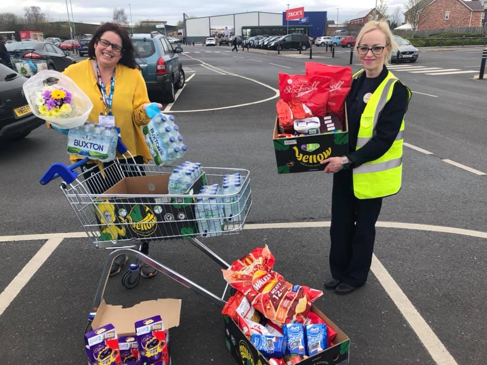 PurplDog's tweet photo. A Massive Thank you to our Owners Helen & Steve Moss who twice weekly visit our 3 local ICU departments & deliver Food, Pamper products,Water & Many other things for our outstanding NHS staff. Proud to work for PurpleDog #purpldog
#huddersfieldhrinhs #calderdalenhs #barnsleynhs https://t.co/0eGv1gzQRU