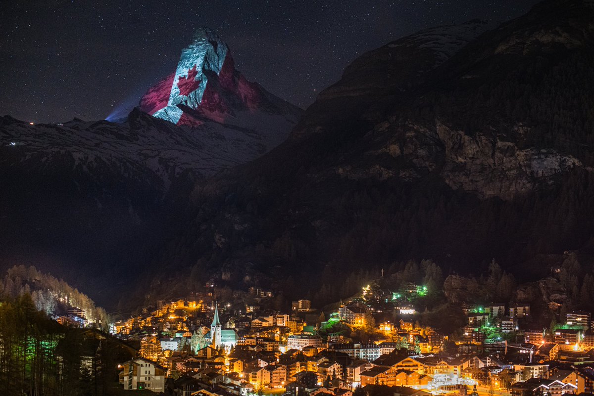 zermatt_tourism's tweet image. The big country with beautiful landscape and nice people suffers from the coronavirus like all other countries. We send a sign of hope and our best wishes. #hope #Zermatt #Matterhorn @globeandmail @nationalpost @CBCTelevision @iciradiocanada 
zermatt.ch/en/hope