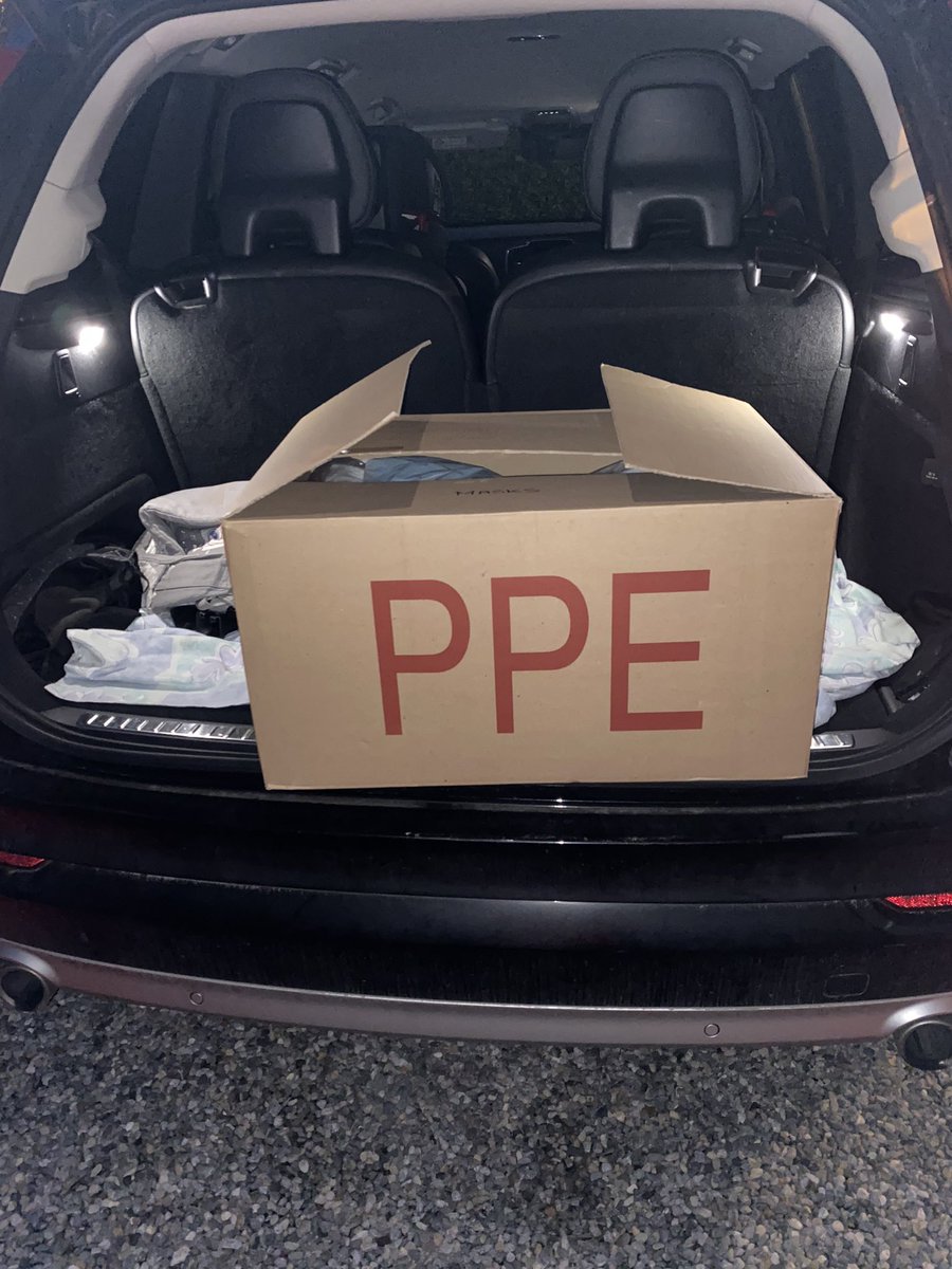 snicsearraigh's tweet photo. A box of essential #PPE such as aprons, gloves & masks sent to #Donegal yesterday by @ddbn businesses to assist community home help across the county. #ddbn #homehelp #coronavirus #helpfightcorona #community https://t.co/3Q3K8QPJ33