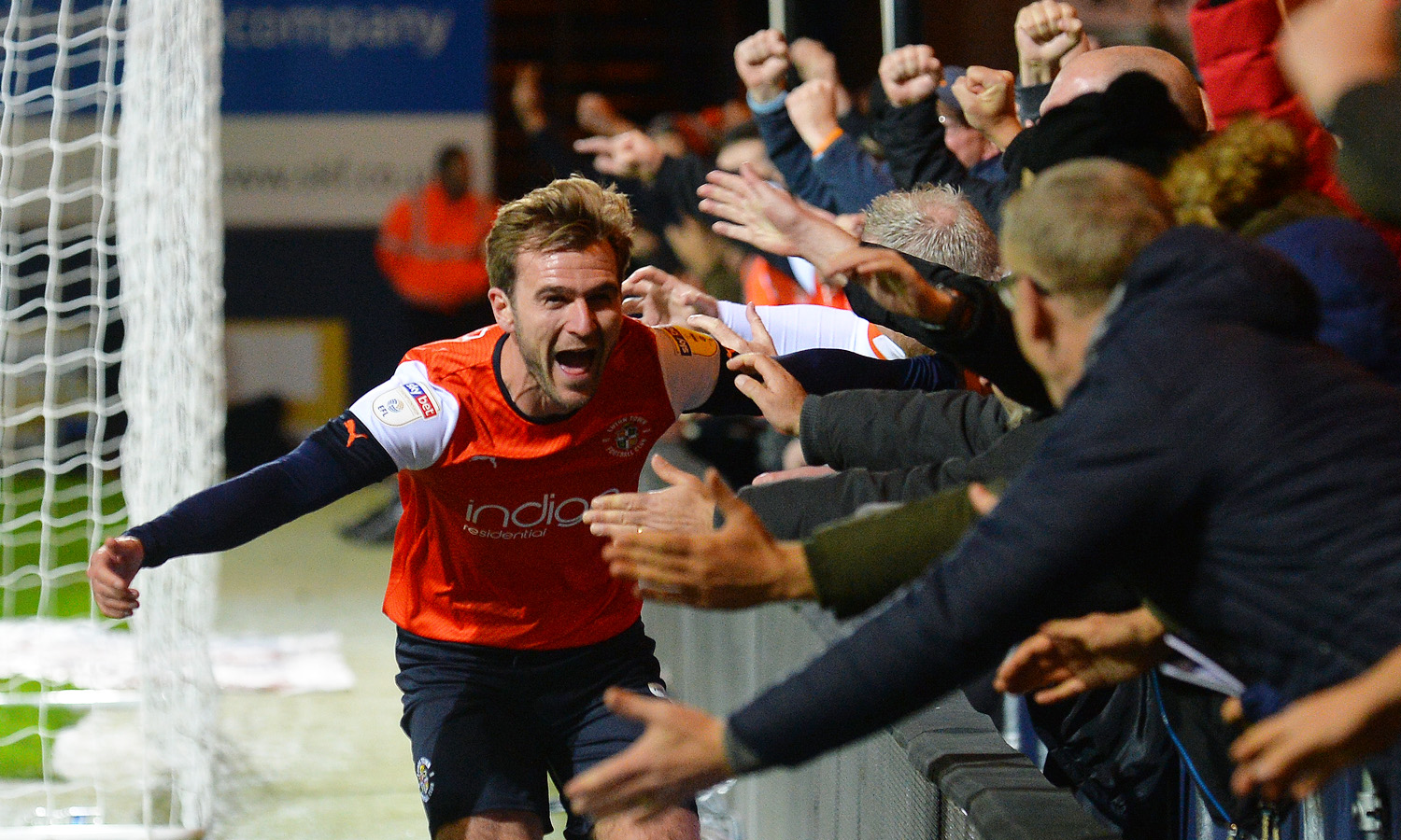  Happy 29th birthday to Hatters forward Callum McManaman!

Have a great day    
