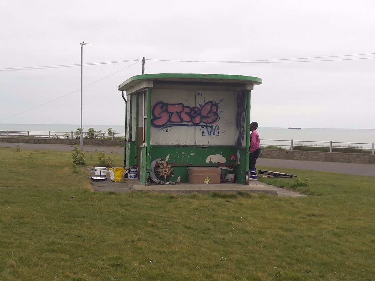 Cliftonville’s Painting Lady beautifies a run-down clifftop shelter.
‘I don’t walk, I can’t jog but I do have paint at home and I can paint!’ she said. Her idea is to honour the NHS and support services. Location: in front of Bethesda Medical Clinic.   @bbcsoutheast #SupportNHS