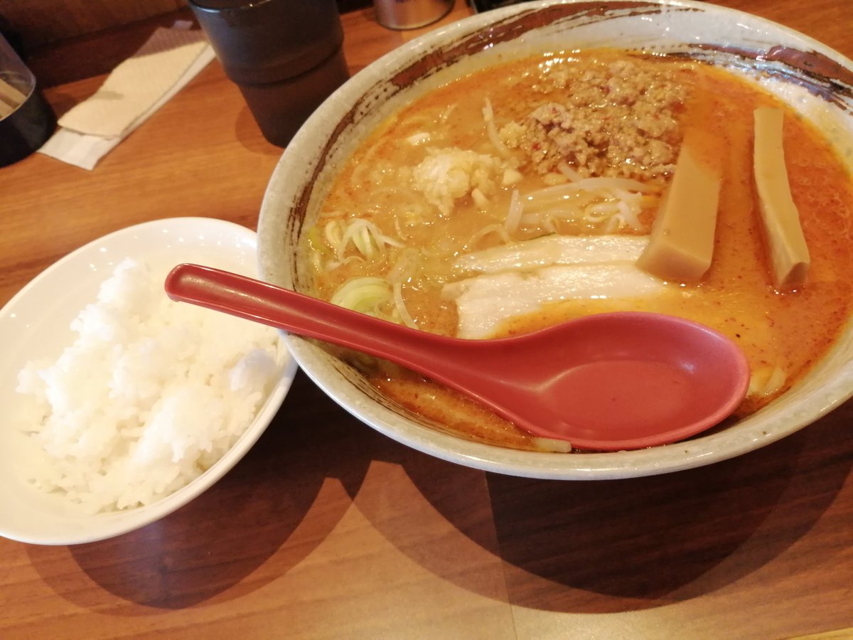moritomo_gbspt's tweet image. 今日は半日勤務だったので仕事を終えて大盛りラーメンとご飯を食べて帰宅。
夜は当事者トークセッションです✨
14名の方が参加予定だそうです！
機械オンチの私がオンラインでセミナーをやるなんて！運営メンバーの皆さんありがとうございます！
よろしくお願いします😊
#PersonalDesign　#医療介護塾