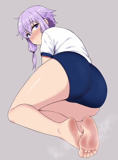 ゆかりさんの裸足差分も作っていたのに上げるの忘れてたので
足裏描くの難しいね… 