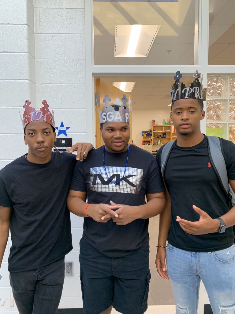 HighC05's tweet image. @GoodDayAtlanta Shout Out to Luella High School Senior Class Leadership ... My Favorite Students... Mr. Hightower (Sponsor)