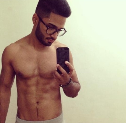 Lahori _Gay tweet media