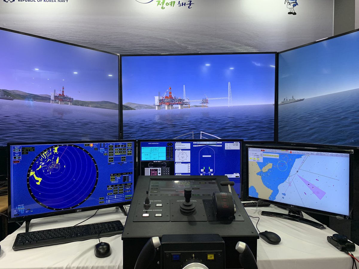 シルク ドゥ シエル 𝑪𝑰𝑹𝑸𝑼𝑬 𝒅𝒖 𝑪𝑰𝑬𝑳 釜山madex19の韓国海軍ブースで触らせて頂いたこの操船シミュレータもkongsberg社の製品らしい