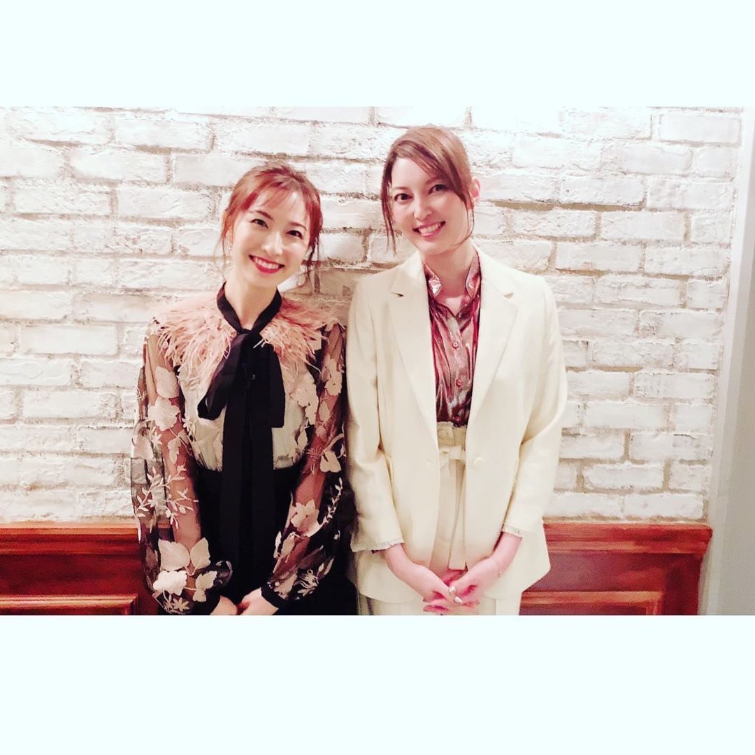 タカラヅカ歌劇ポータル 宝塚歌劇 宝塚og情報を発信中 S Tweet 朝夏まなとさんinstagramより 明日 4月26日時から 初の インスタライブやります モダンミリー の東京千秋楽だった日を 私たちと一緒に過ごしましょう 実咲凜音 氏と 初 インスタライブ