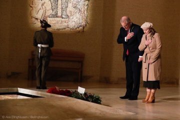 NannanBay's tweet image. The final Americanisation of our Prime Minister. Perhaps he'd be more comfortable living in the good ole USA.

This is not respectful.