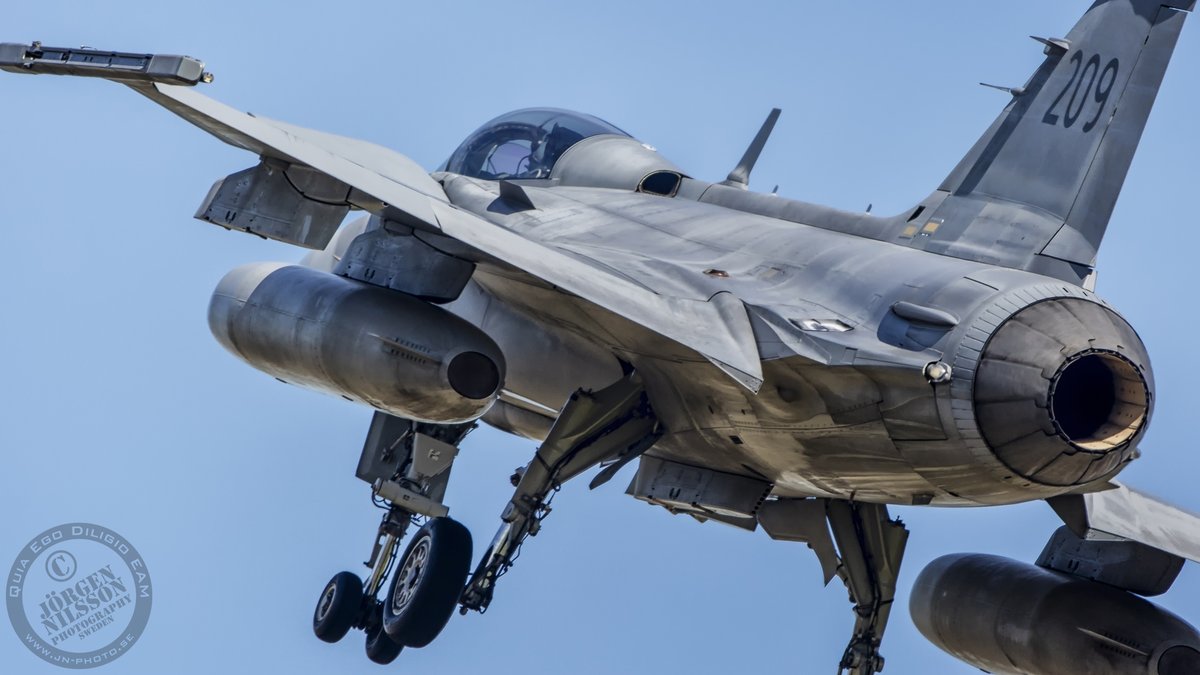 JnAviPhoto's tweet photo. Swedish Air Force #SAAB 39C gripen.
#svmf #swaf #Flygvapnet https://t.co/JA2PP6dHu0