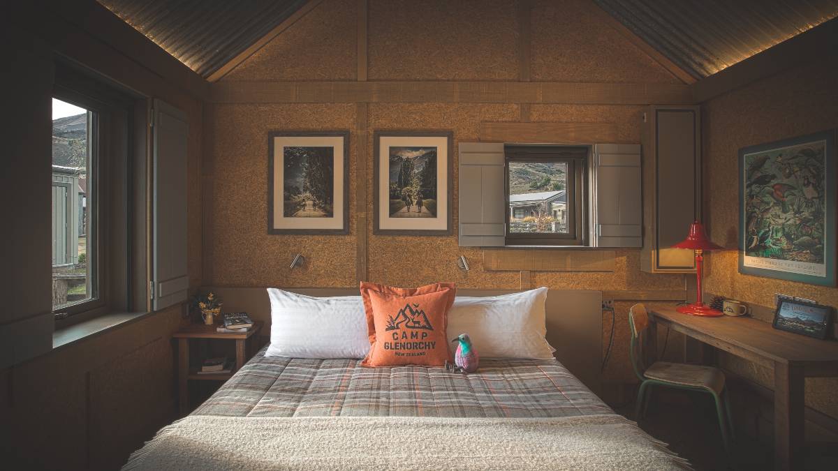 All this time spent indoors got us thinking how important a well-designed building envelope is for our comfort and well-being. That's why we're sharing two articles on Camp Glenorchy's approach to getting this key element just right. Find the articles at: 
sust.io/news/spotlight…